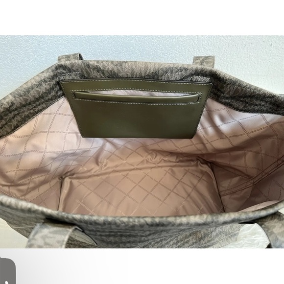 NWT MICHAEL Michael Kors Large Logo Animal Print Tote Olive with Signature Logo - Picture 2 of 9